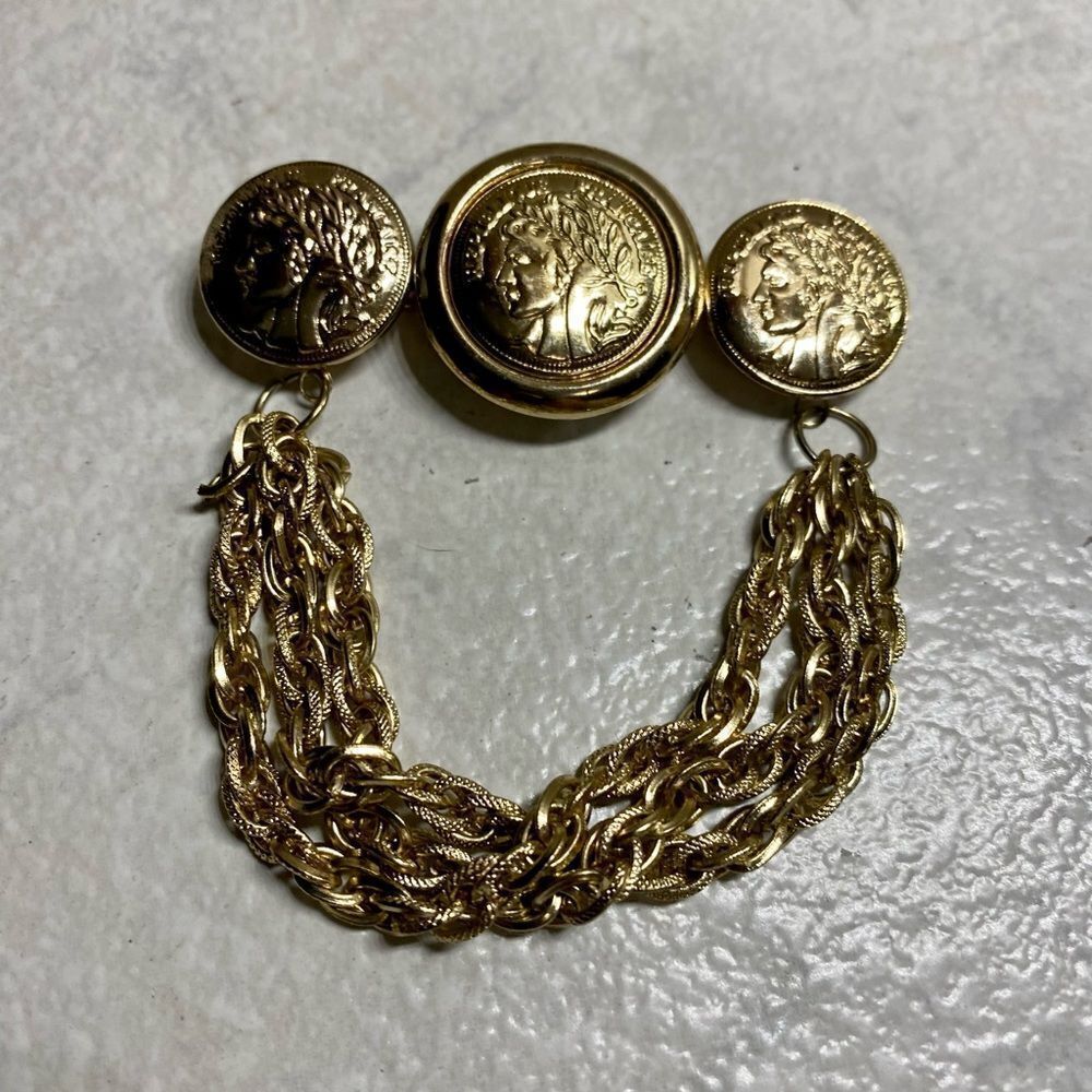 𝅺VINTAGE Republique Faux Francaise Coin  Brooch